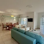 Casa Do Algarve - Private Pool - 10 Guests - Villa